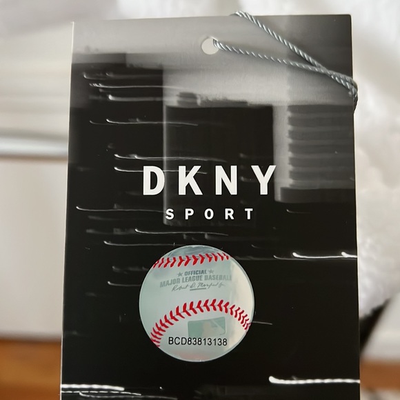 DKNY Sport Red Sox fleece pullover - Picture 5 of 5